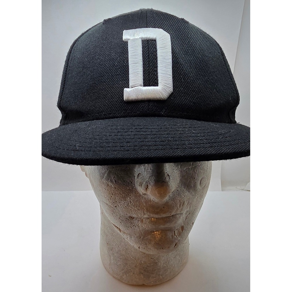 Dallas Cowboys NFL Fitted Hat Black White Embroidered D Logo Cap 7 3/8 SC13MU